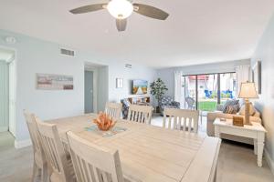 The Holiday House at Runaway Bay 159 by SeaBreeze Vacation