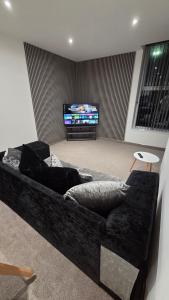 Modern 2-Bed High Spec Flat Apartment in Town Centre