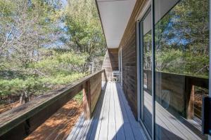 Architectural modern home 5 mins to beach