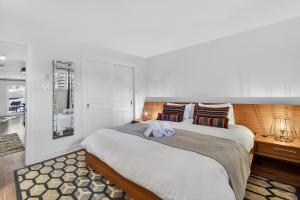 Prestigious condo at the foot of the St-Sauveur slopes