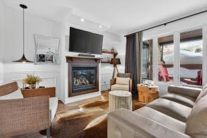 Prestigious condo at the foot of the St-Sauveur slopes