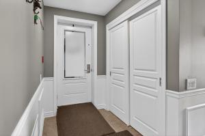 2 bedroom condo Ski in Ski out Sommets St-Sauveur