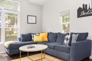 Chic 3BR Home with Fire Pit-Private Yard-Family Friendly