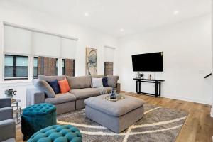 Spacious SoHo-Style Townhouse-Family Friendly