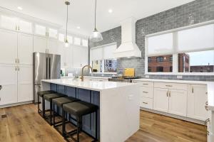 Spacious SoHo-Style Townhouse-Family Friendly