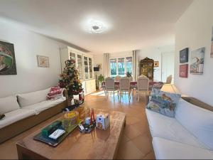 Appartement avec piscine à Les Mayons, 90 m²