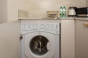 Luxury Apartment 76 by BookingHost