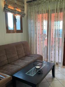 Giannis home 2