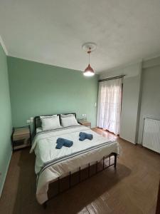 Giannis home 2