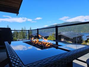 Spacious Oceanview - 2 living rooms & fridges - Pet Friendly
