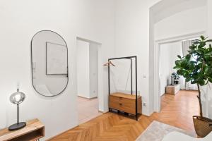 Spacious 2-BR - Near Metro Josefstädter Strasse U6