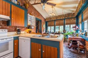 Terrace Carriage House