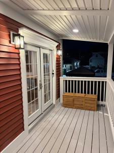 The Treehouse at 11 Gables - Center of Ludlow Village near Shopping and Restaurants