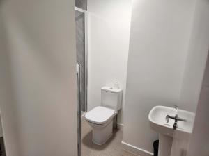 5 Esplanade Gardens - Ground 1 bed studio apartment