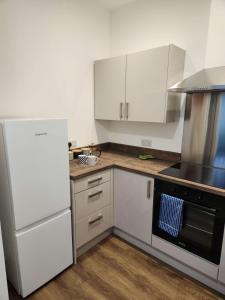 6 Esplanade Gardens 1 bed Ground Floor Apartment