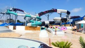 Camping 5 étoiles - Parc aquatique - eeiacb