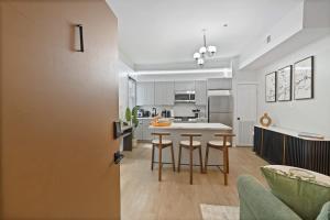 Cozy and Modern 3BR Apartment 5min to PATH to NYC