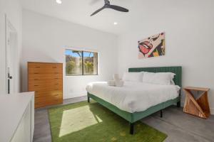 The Lighthouse- Monthly 5 bd 4 bth Pool & Spa
