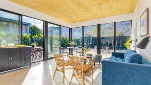 Blackhaus B : 4 Bedroom Suite by AvantStay 4-Rooms