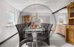 2 Bedroom Pet Friendly Home In Øster Assels