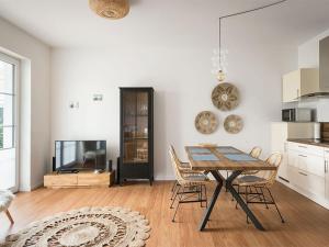 Holiday apartment by the lake