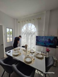 CasaDeAmor1338 New Modern House, and Family Friendly