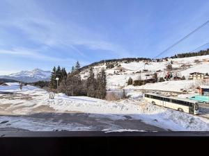 Résidence Les Oursons - Appartement au pied des pistes, vue Mont-Charvin MAE-2394