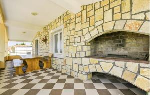 Nice Apartment In Maslenica With House Sea View