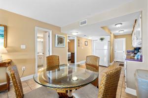 Edgewater 71 by Youngs Suncoast