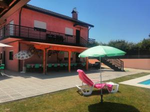 Eucalyptus Pink House