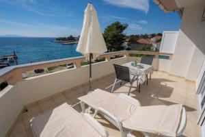 Apartments Beachfront Jakisnica