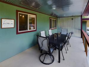 Updated Home Near Mendenhall Glacier w Large Deck