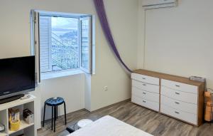 Awesome Apartment In Novi Vinodolski With House Sea View