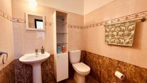 Cosy village apartment with Oroklini Hill views