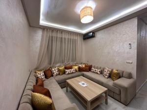 Appartement de luxe complex riad salam a 15min de centre ville