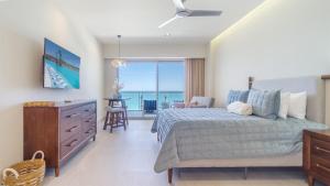 Luxury Oceanfront Condo with Stunning Views