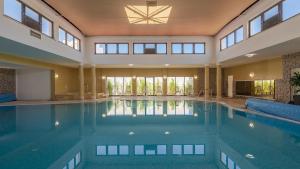 Resort Penthouse sea view, 2 pools and private beach