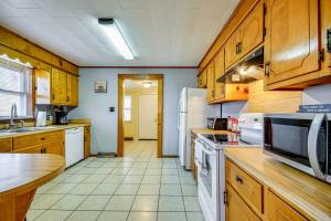 The Vineyard House - 2 Mi to Dtwn Mount Airy!