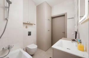 Aleja Krakowska Stylish Apartment