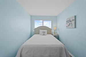 Island Shores 457 by Youngs Suncoast