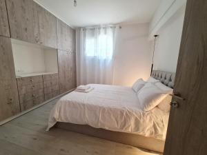 Family apartment at the center of Piraeus