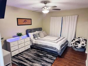 Modern Daytona Condo With Pool