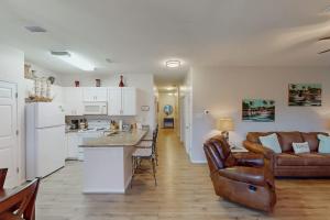 Short Walk to Beach Romar Lakes 3 bedroom sleeps 6