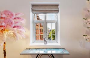 ULTRA LARGE House in HARRODS