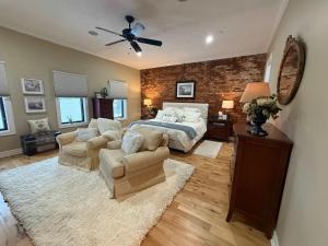 Luxury Downtown South Haven Condo With Rooftop Deck