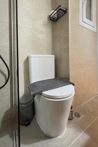 Athenian Bliss Spotless Neos Kosmos WiFi Studio