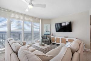 Lighthouse 901 by Youngs Suncoast