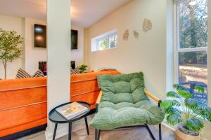 4 Mi to East Atlanta Village Chic Decatur Abode