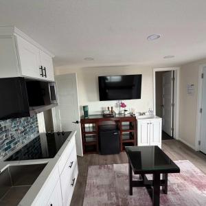 Suite Steps to San Diego Top Spots