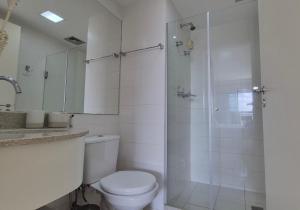 Piscinas, garagem, academia, varanda e local 10!